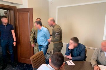 Задержание сотрудника ГП "Антонов", фото
