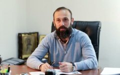 artur-emelyanov