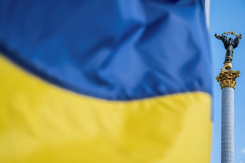 Україна