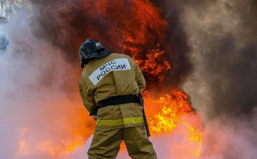В результате атаки БПЛА возник пожар на Новошахтинском нефтеперерабатывающем заводе