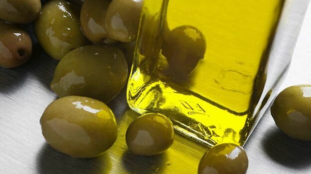Врачи до сих пор используют оливковое масло для разрыхления серных пробок