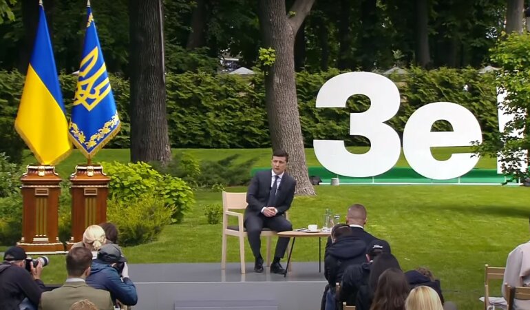 Владимир Зеленский,снижение тарифов на коммуналку,падение цен на АЗС,курс валют в Украине