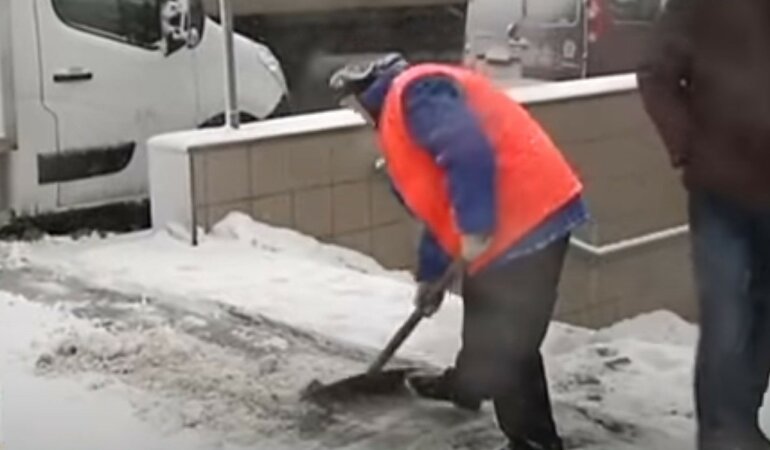 Украину засыпало снегом: фото