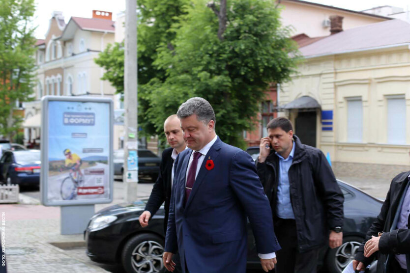 Петр Порошенко,суд против Порошенко,мера пресечения для Порошенко,фальшивые доллары