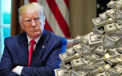 Дональд Трамп и доллары