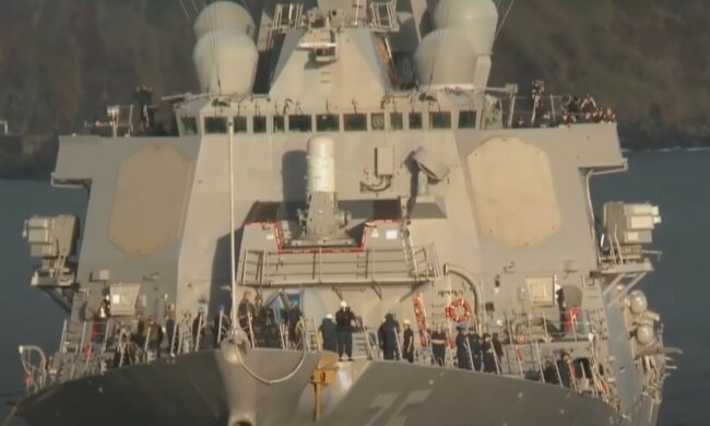 Россия устроила провокацию против эсминца США в Черном море