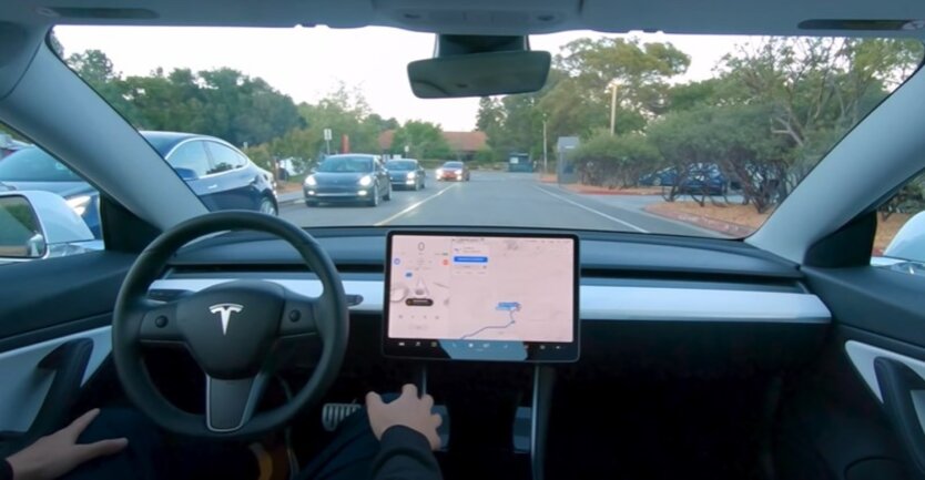 Tesla Full Self-Driving, отзывает электрокары, Илон Маск, автопилот