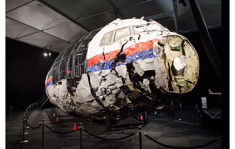 Картинки по запросу в катастрофе с самолетом MH17