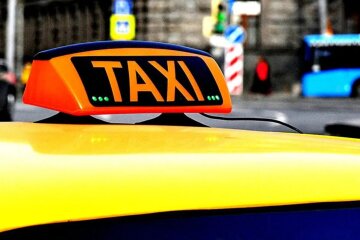 Таксі в Києві почне працювати в комендантську годину