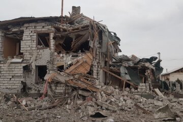 Оккупанты ракетным ударом уничтожили дома на Житомирщине: фото, видео