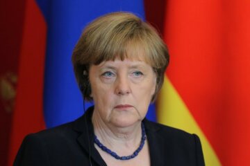 Angela-Merkel3-697×430