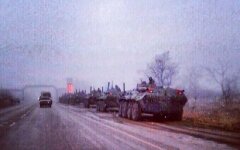 БТР под аэропортом Симферополя