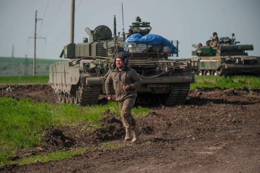 Бои на Востоке Украины: уничтожены 12 танков, вертолет и до 260 оккупантов