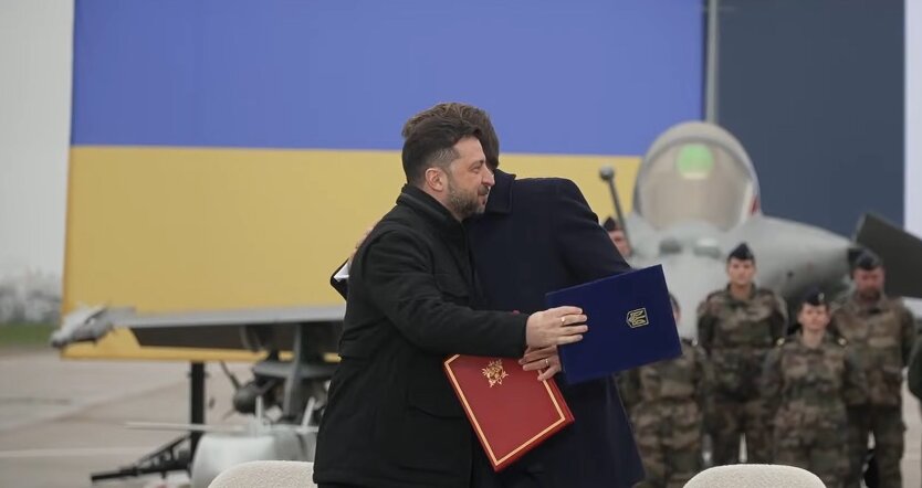 Владимир Зеленский и Эммануэль Макрон