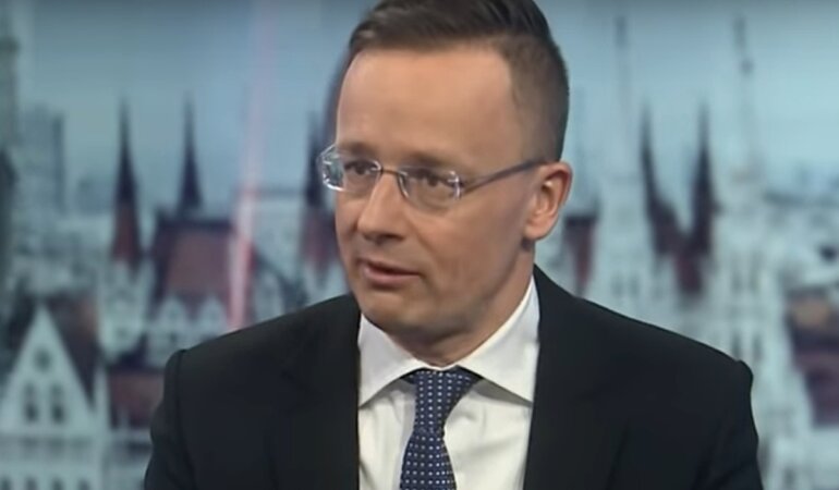 Петер Сийярто