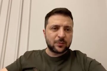 Зеленский рассказал об эвакуации людей из "Азовстали"