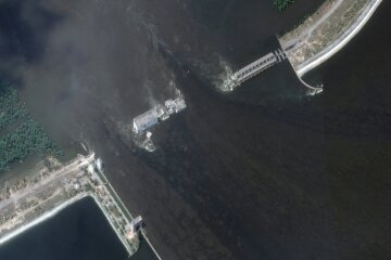 Разрушение Каховской ГЭС, спутниковый снимок