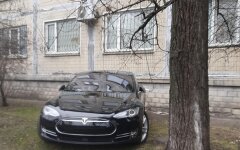 Зарядка электромобиля из окна квартиры