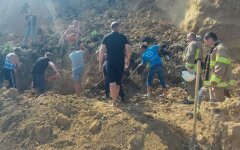 В Одесской области на пляж сошел оползень: спасатели ищут пострадавших