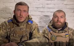 Защитники Мариуполя Денис Прокопенко и Сергей Волына, Денис монастырский