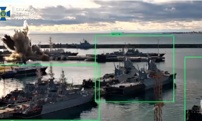 Удар по подлодке подводным дроном СБУ