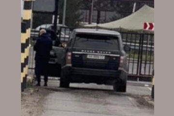 Суркиса задержали на границе, - СМИ