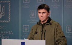 Подоляк ответил на бред Лаврова об "отмене" санкций и напомнил о зверствах России в Украине