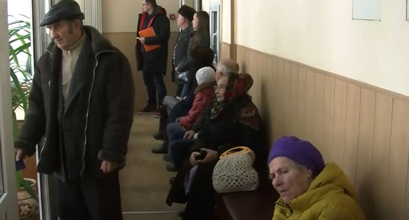 Пенсионеры, выплата пенсий, пенсии в украине