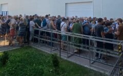 В Киеве образовалась толпа на вакцинацию от COVID-19