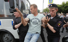 Российский оппозиционер Навальный арестован на 30 суток