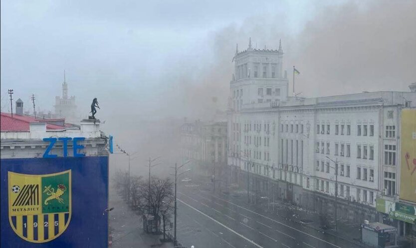 Оккупанты попали крылатой ракетой в здание Харьковского горсовета