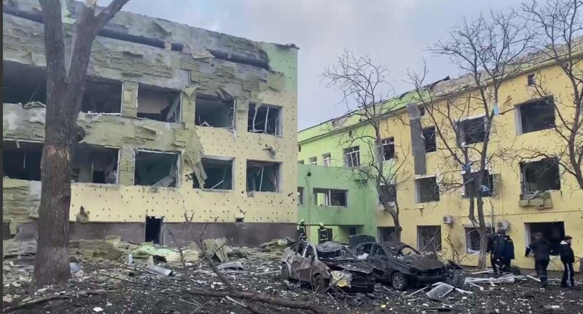 РФ ударила по роддому и детской больнице в Мариуполе: разрушения колоссальные