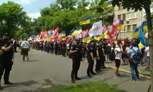 Акции протеста в Киеве, Шарий, полиция