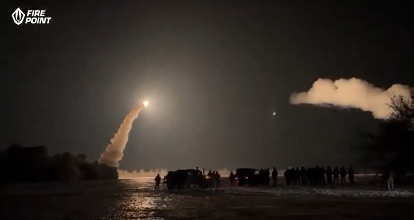 Пуск ракети "Фламінго"