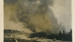 Дым над разбомбленным Дамаском, 1926 год. Фото: Luigi Stironi \ Massachusets Historical Society
