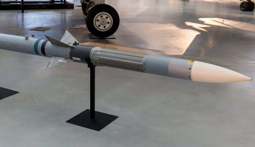 Ракета AIM-120 AMRAAM / Фото: militarnyi.com