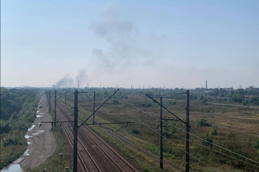 Обстрел вокзала в Авдеевке, ранен украинский военный, война на донбассе
