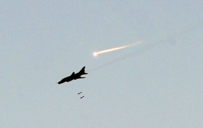 Война в Сирии. Правительственные ВВС наносят удар