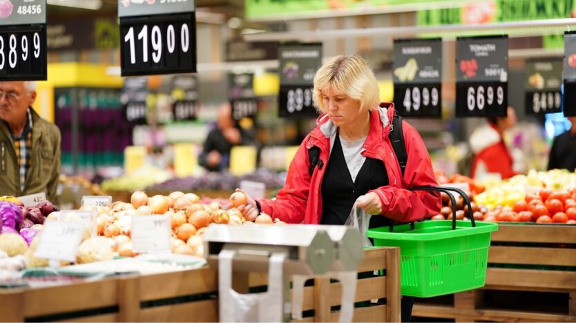 Украинцы в супермаркетах ежемесячно тратят около 3,3-3,8 тыс. грн.