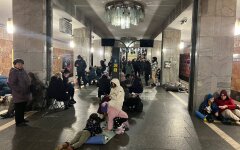 Киевляне в метро во время ракетной атаки