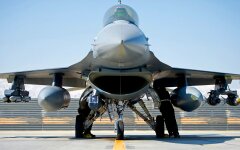 Истребитель F-16 Fighting Falcon