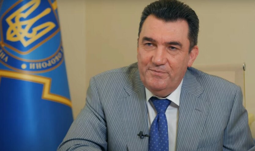 Данилов прокомментировал возможность отмены санкций против каналов Медведчука