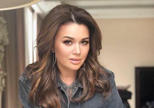 Директор Заворотнюк отреагировал на сплетни о смерти актрисы