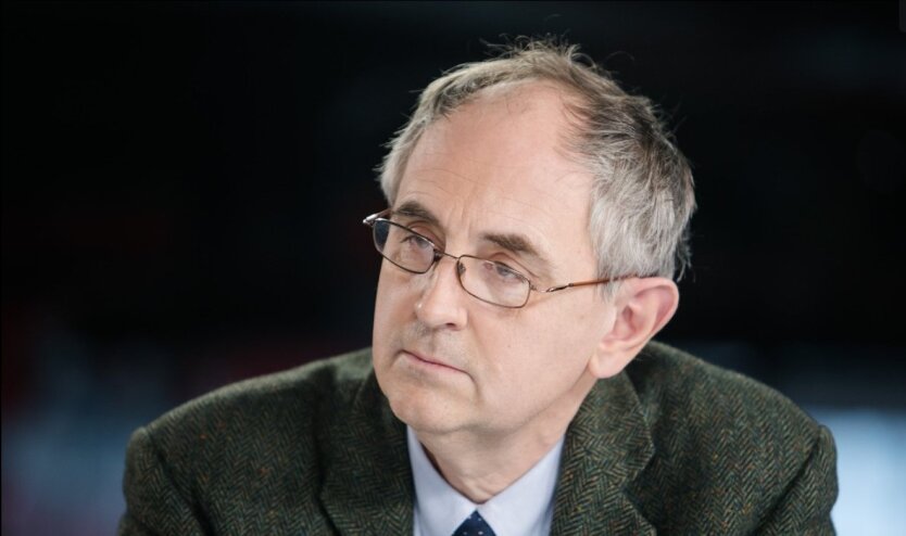 Эдвард Лукас