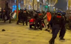 Массовые беспорядки в Париже, футбольные фанаты, Марокко португалия, Чемпионат мира по футболу