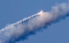 Архивное фото, ракетный обстрел