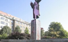 pamyatnik-konevu_praga