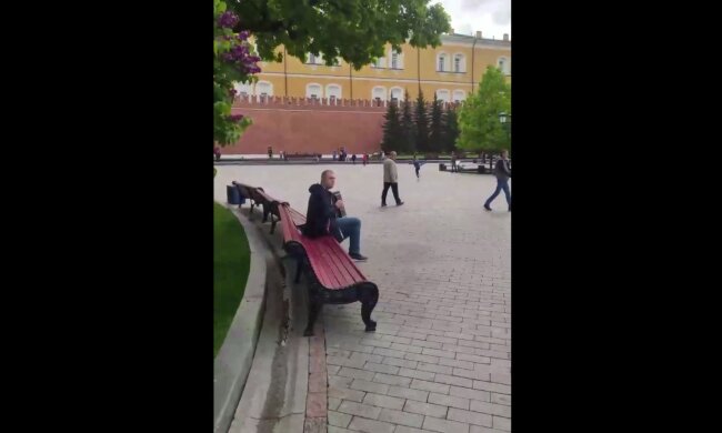 Исполнение "Ой у лузі червона калина" под стенами Кремля