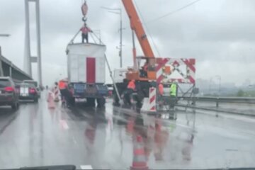 Киев увяз в пробках из-за ремонта моста