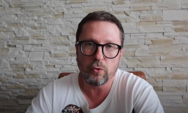 Анатолий Шарий
